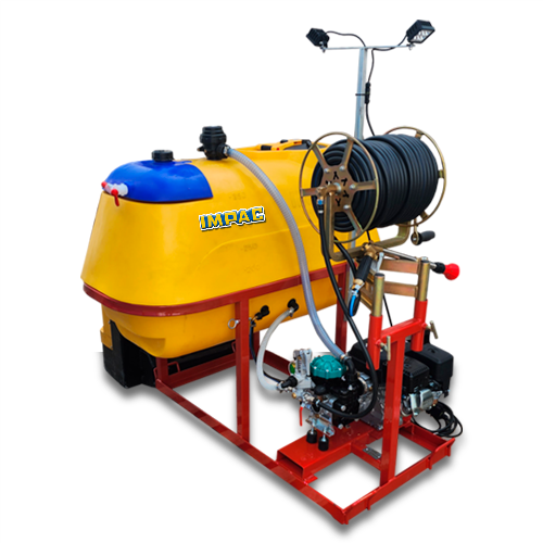 Equipo de Extinción de Incendios, 400 L, con manguera de 50 m y pitón.